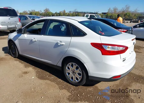 2012 Ford Focus Se z USA, uszkodzony, nr VIN 1FAHP3F26CL469708